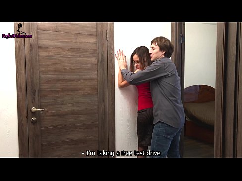 ❤️ Sexy eiendomsmegler rykker sensuelt hennes fitte og knuller mens hun selger leiligheten hennes - Krempai Analvideo hos oss no.pornoxlxx.ru ️❤